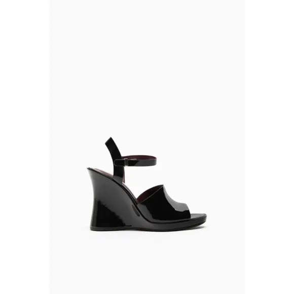 ZARA Faux patent leather wedge sandals 1307/110