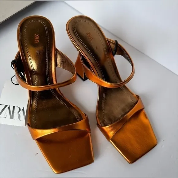 ZARA Heeled Metallic Sandals 1323/110
