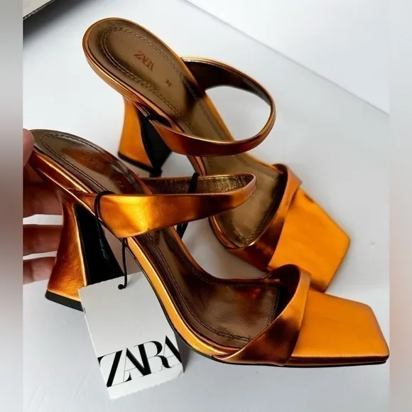 ZARA Heeled Metallic Sandals 1323/110
